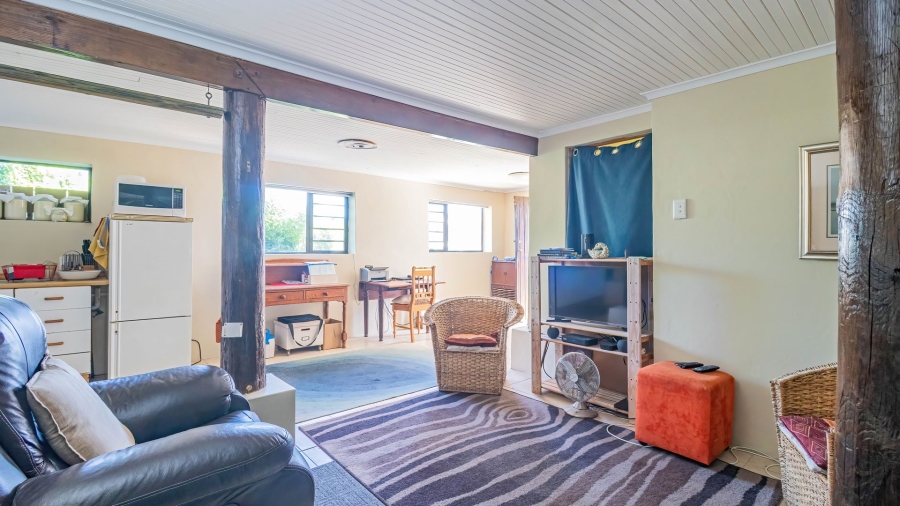 5 Bedroom Property for Sale in Lovemore Park Eastern Cape